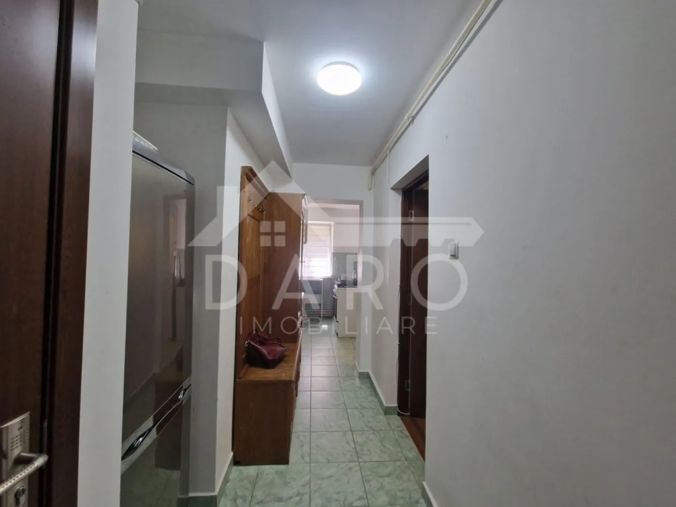 Inchiriez apartament cu doua camere in Cartierul Dambu