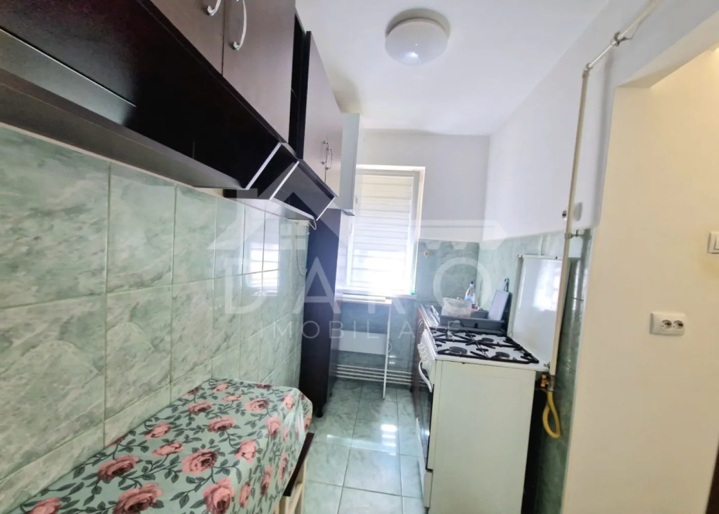 Inchiriez apartament cu doua camere in Cartierul Dambu