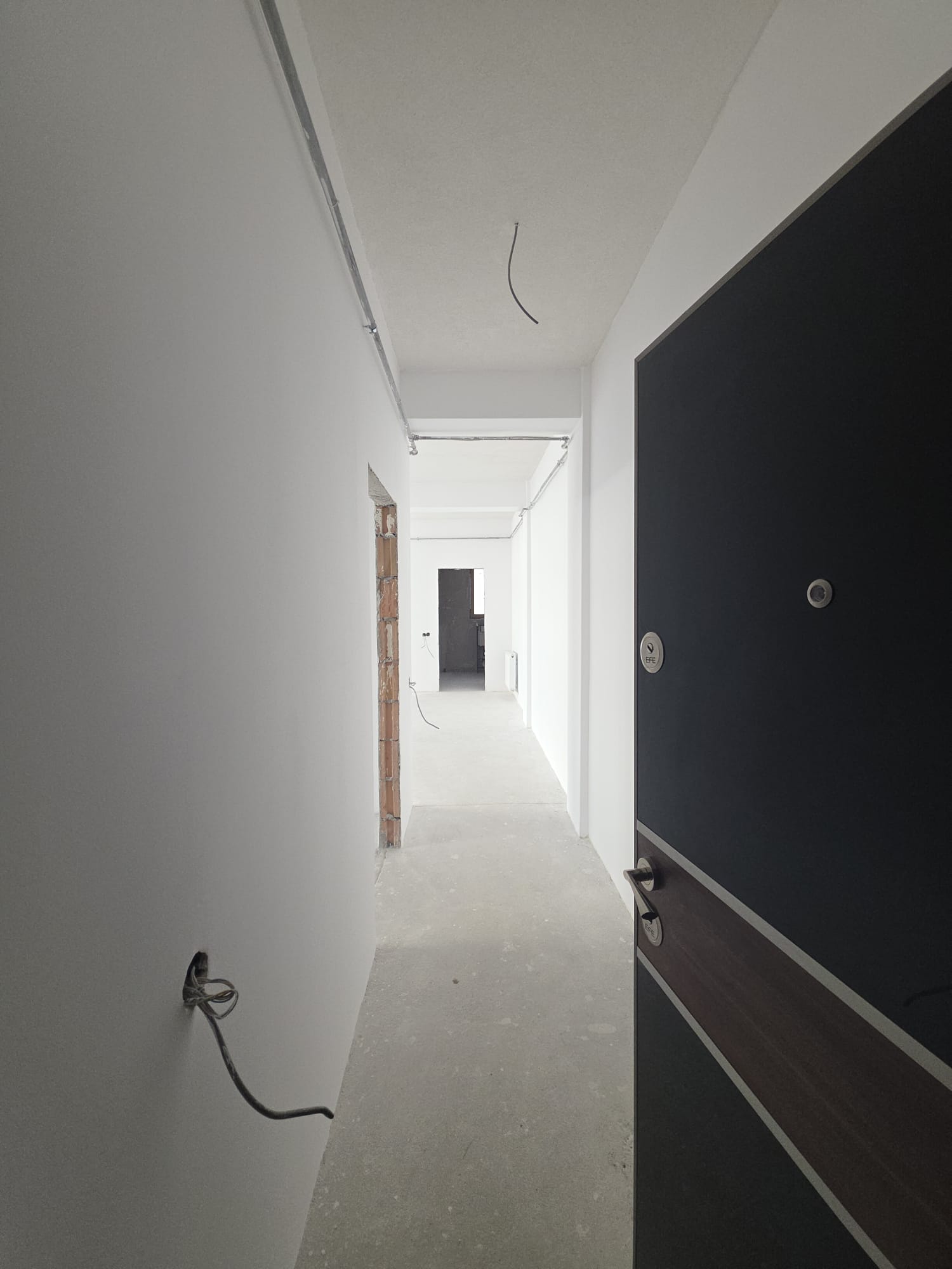 AP 2 CAM SPATIOS, LUMINOS, INTABULAT SI IN SUPER ZONA