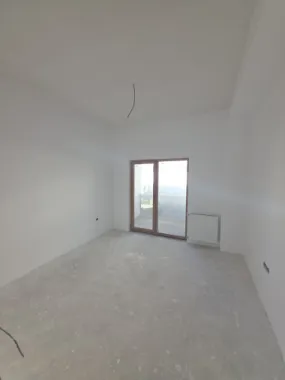 AP 2 CAM SPATIOS, LUMINOS, INTABULAT SI IN SUPER ZONA