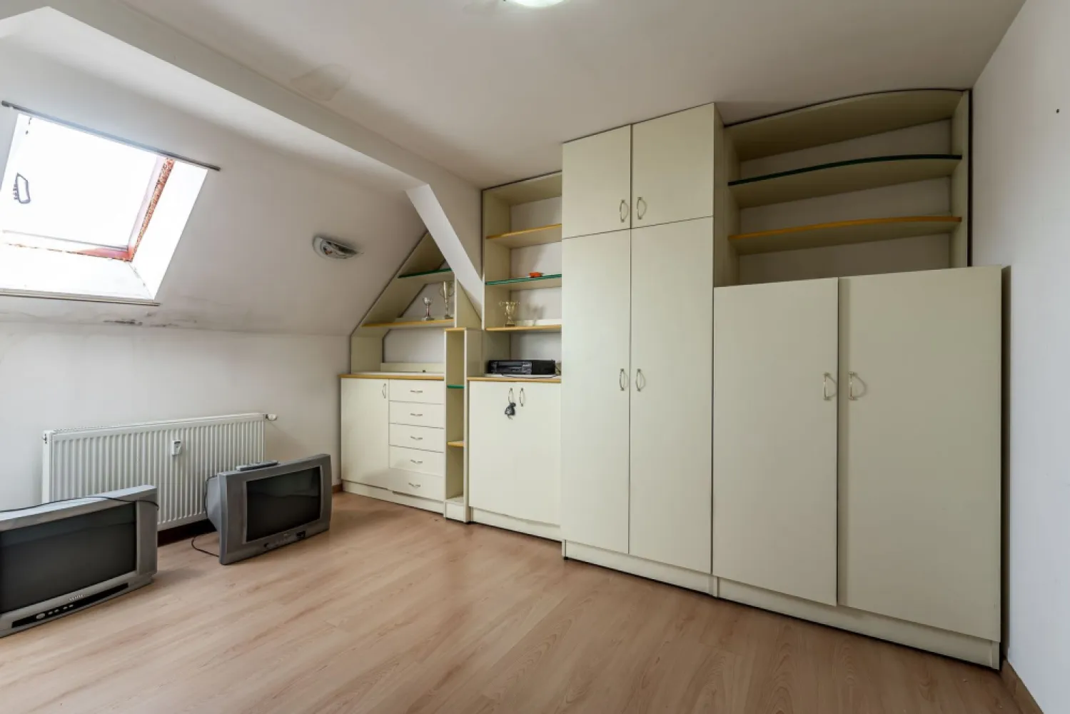 Locuință și Business pe Str. L. Blaga, Arad, Spațiu + Apartament