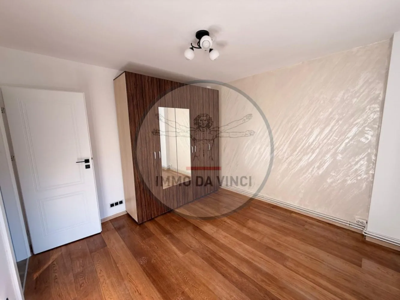 Apartament 4 camere finisat modern Zona Aurel Vlaicu