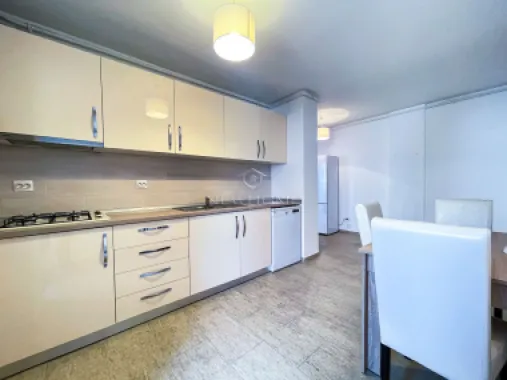 Apartament de inchiriat 2 camere decomandat zona Iulius Mall