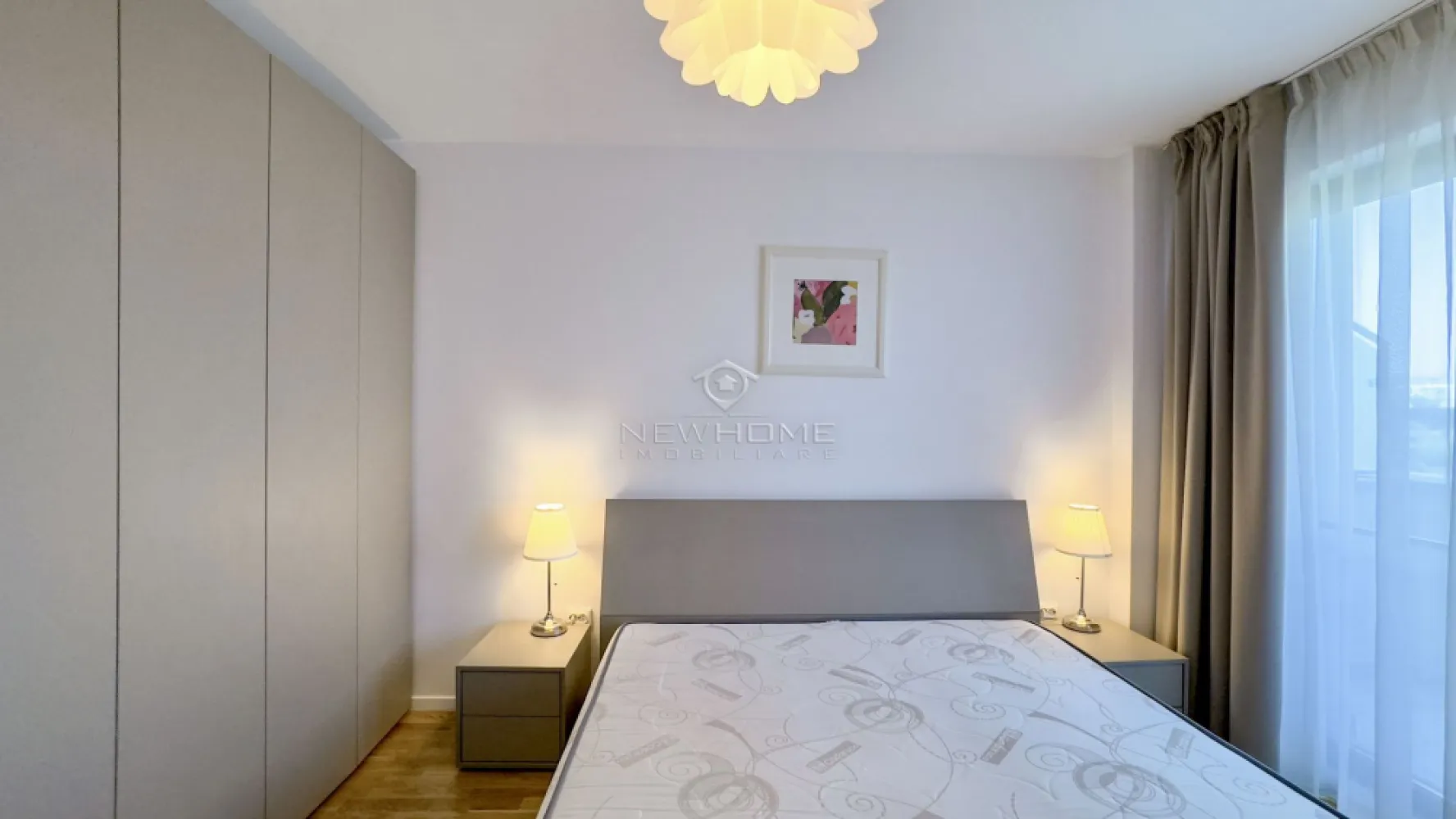 Apartament 2 camere Gheorgheni, Park Lake Iulius Mall - NewHOME Imobiliare ofera in EXCLUSIVITATE spre inchiriere un apartament modern cu 2 camere decomandat, suprafata utila de 50 mp + 5 mp balcon, amplasat la etajul 10 din 10 al unui imobil finalizat in anul 2017, ansamblul residential Park Lake 1. Apartamentul este compus din: hol, bucătărie, baie, living, dormitor, balcon., loc de PARCARE subteran inclus in pret. Pentru confortul Dvs. se inchiriaza complet mobilat si utilat cum se vede in poze. Avand in vedere poziția si avantajele zonei este una de interes maxim, datorita pozitionarii fiind in apropiere de centru comercial Iulius Mall, Business centre, facultatea FSEGA, Porsche Engineering, baza Sportiva, Iulius Park, etc. Pentru mai multe informatii si pentru a programa o vizionare, contactati-ne cu incredere!