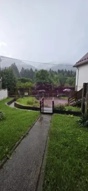 Vila in Sinaia cu parau in curte si view superb
