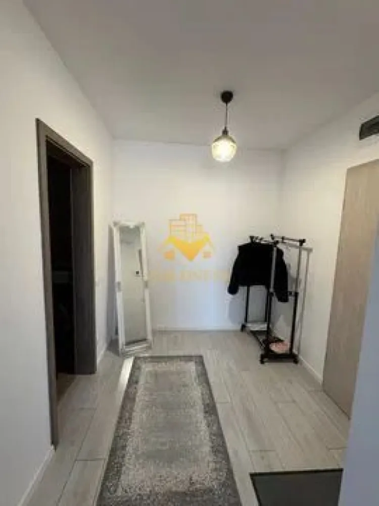 O camera, Zona Borhanci, Modern, Profi, Carrefour, Regina Maria. - GOLDNESS Imobiliare vă propune spre închiriere un apartament cu o camera complet mobilat și utilat, la etajul 2 într-un imobil de 4 etaje, în Cartierul Borhanci! Posibilitate de parcare in zona la liber! Se află în apropierea stațiilor de transport în comun, magazine, restaurante, spații verzi, farmacii, etc. Apartamentul este compartimentat astfel: - dormitor cu pat matrimonial, dressing, noptiere - bucatarie complet utilată și mobilată, loc de servit masa - baie cu dus walk-in, calorifer port prosop și dulap pentru depozitare. - balcon 4 mp. Imobilul este dotat cu toate cele necesare- centrală proprie, frigider, aragaz, hotă, mașină de spălat haine, etc. Dacă sunteți interesați de acest apartament și doriți să îl vizionați, dar și pentru alte oferte nu ezitați să ne contactați telefonic sau prin e-mail. Vă stăm la dispoziție! Pentru intermediere se percepe un comision de 50% din prețul chiriei! }}