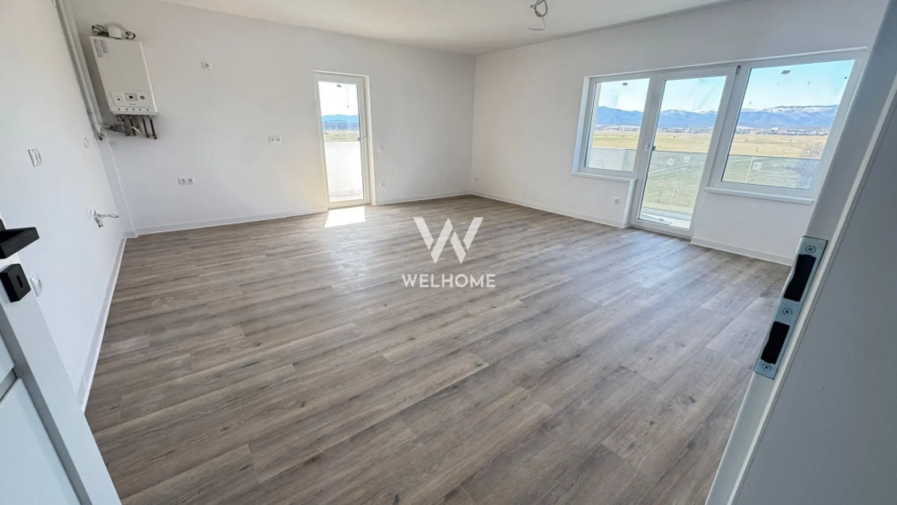 Apartament 3 camere, Prelungirea Doamna Stanca, Sibiu - Vă propunem spre vânzare un apartament modern cu 3 camere, situat într-o zonă foarte căutată din Sibiu, pe strada Doamna Stanca, chiar lângă Dedeman. Locația oferă acces rapid către centre comerciale, magazine, mijloace de transport și principalele puncte de interes ale orașului. Apartamentul este amplasat într-un imobil nou, cu regim de înălțime P+3, construit cu atenție la detalii și confortul locatarilor. Locuința are o suprafață utilă de 59,5 mp și este compartimentată practic astfel: hol de acces, living luminos cu bucătărie open-space, două dormitoare, baie și balcon – un spațiu ideal pentru relaxare. Predare la interior – LA CHEIE, cu finisaje moderne: centrală termică proprie încălzire în pardoseală pereți finisați cu lavabilă șapă elicopterizată ușă de intrare montată geamuri termopan parchet SPC uși interioare baie complet finisată cu gresie și faianță paravan de duș instalat Predare la exterior – LA CHEIE: casa scării complet finisată izolație exterioară fațadă modernă finalizată amenajări exterioare și spații verzi În prețul apartamentului este inclus 1 loc de parcare. Predare imediată, locuința fiind pregătită pentru mutare fără investiții suplimentare. PRET: 140.000 Euro La cheie Detalii si vizionare: 0740066818, Cristina }}