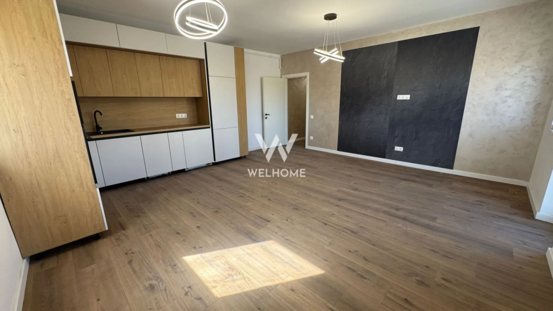 Apartament 3 camere, Prelungirea Doamna Stanca, Sibiu - Descoperă un apartament modern, situat într-o zonă foarte căutată din Sibiu, pe strada Doamna Stanca, chiar lângă Dedeman. Locuința face parte dintr-un imobil nou, cu regim redus de înălțime P+3, oferind confort, liniște și un ambient plăcut pentru întreaga familie. Apartamentul are o suprafață utilă de 65.75 mp și este inteligent compartimentat pentru a oferi funcționalitate și spațiu bine organizat. Compartimentarea include hol de acces, living open-space cu bucătăria, două dormitoare, baie și un balcon generos. Balconul are o suprafață de 10.5 mp, fiind perfect pentru momente de relaxare sau pentru a amenaja un spațiu exterior confortabil. Locuința se predă la interior complet finisată (LA CHEIE), astfel încât viitorii proprietari se pot muta imediat fără investiții suplimentare. Apartamentul dispune de centrală termică proprie și încălzire în pardoseală, pereți finisați cu lavabilă, șapă elicopterizată, ușă de intrare securizată, geamuri termopan, prize și întrerupătoare montate, uși de interior, precum și finisaje moderne precum parchet SPC, faianță și gresie. Imobilul este de asemenea predat la exterior LA CHEIE, cu casa scării complet finisată, izolație exterioară, fațadă realizată și spații verzi amenajate, oferind un aspect modern și îngrijit întregului ansamblu. În plus, un loc de parcare este inclus în preț, un avantaj important într-o zonă în continuă dezvoltare. Predarea apartamentului este imediată, ceea ce îl face ideal atât pentru locuit, cât și pentru investiție. Dacă îți dorești un apartament modern, bine poziționat și gata de mutare, această proprietate poate fi alegerea perfectă. PRET: 155.000 Euro Detalii si vizionare: 0740066818, Cristina }}