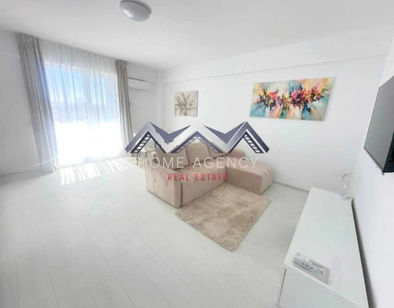 Apartament 2 camere 50 mp + balcon și parcare | prima închiriere - Dacă visezi la un apartament spațios, luminos, modern și la prima închiriere, tocmai l-ai găsit! Acest apartament cu 2 camere, situat într-o zonă bine conectată către toate punctele de interes din Otopeni, este pregătit să devină noua ta casă. Situat la etajul 2/3, cu o suprafață utilă de 50 mp și un balcon generos de 4,8 mp, locuința oferă combinația perfectă între confort, eleganță și funcționalitate. Living-ul spațios, unit cu bucătăria open-space și zona de luat masa, creează o atmosferă primitoare și elegantă, ideală atât pentru relaxare, cât și pentru momente petrecute cu cei dragi. Ferestrele mari lasă lumina naturală să pătrundă din plin, iar orientarea pe Sud asigură lumină pe tot parcursul zilei. Balconul devine astfel un colț de liniște perfect pentru seri relaxante, dimineți liniștite sau întâlniri cu prietenii. Apartamentul este la prima închiriere, astfel că te vei bucura de un spațiu impecabil, amenajat cu atenție la detalii și dotat cu tot ce ai nevoie pentru un stil de viață modern și confortabil. În plus, beneficiezi de un loc de parcare dedicat, ceea ce înseamnă că nu vei mai pierde timp căutând un loc de parcare, iar accesul către toate zonele importante ale orașului este rapid și facil. 📞 Programează acum o vizionare și descoperă această locuință! }}