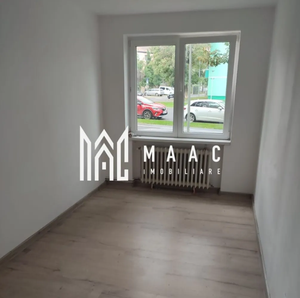 Apartament 3 camere | 60 mp utili | Zona Terezian - MAAC Imobiliare vă propune spre vânzare un apartament cu 3 camere semidecomandate, situat la parter, într-o zonă liniștită și bine conectată din cartierul Terezian. Detalii apartament: Suprafață utilă: 60 mp Compartimentare: 3 camere semidecomandate Bucătărie închisă Cămară și debara Parchet laminat Apartament renovat recent Stil clasic, bine întreținut Locație: zona Terezian – acces facil către magazine, școli, mijloace de transport și puncte de interes. Apartament potrivit pentru locuință proprie, salon de masaj, salon de înfrumusețare. 📞 Contactează-ne pentru mai multe detalii sau pentru a programa o vizionare, menționați CP2703752 ! }}