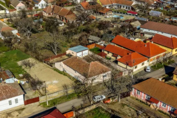 Casa ideală pentru familie: școală la 3 min + anexă pentru bunici