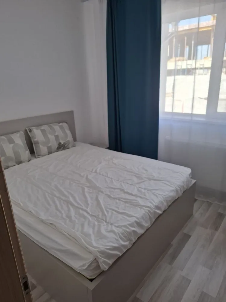 BRASADAS inchiriaza ap cam etaj 5/5 Metalurgiei. - Agentia Imobiliara BRASADAS inchiriaza apartament cu doua camere situat la etajul 5/5 cu LIFT in zona Metalurgiei, Drumul Binelui. Www.brasadas.com. }}