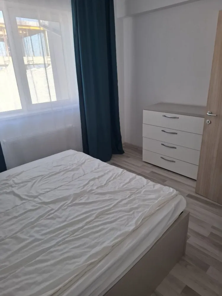 BRASADAS inchiriaza ap cam etaj 5/5 Metalurgiei. - Agentia Imobiliara BRASADAS inchiriaza apartament cu doua camere situat la etajul 5/5 cu LIFT in zona Metalurgiei, Drumul Binelui. Www.brasadas.com. }}