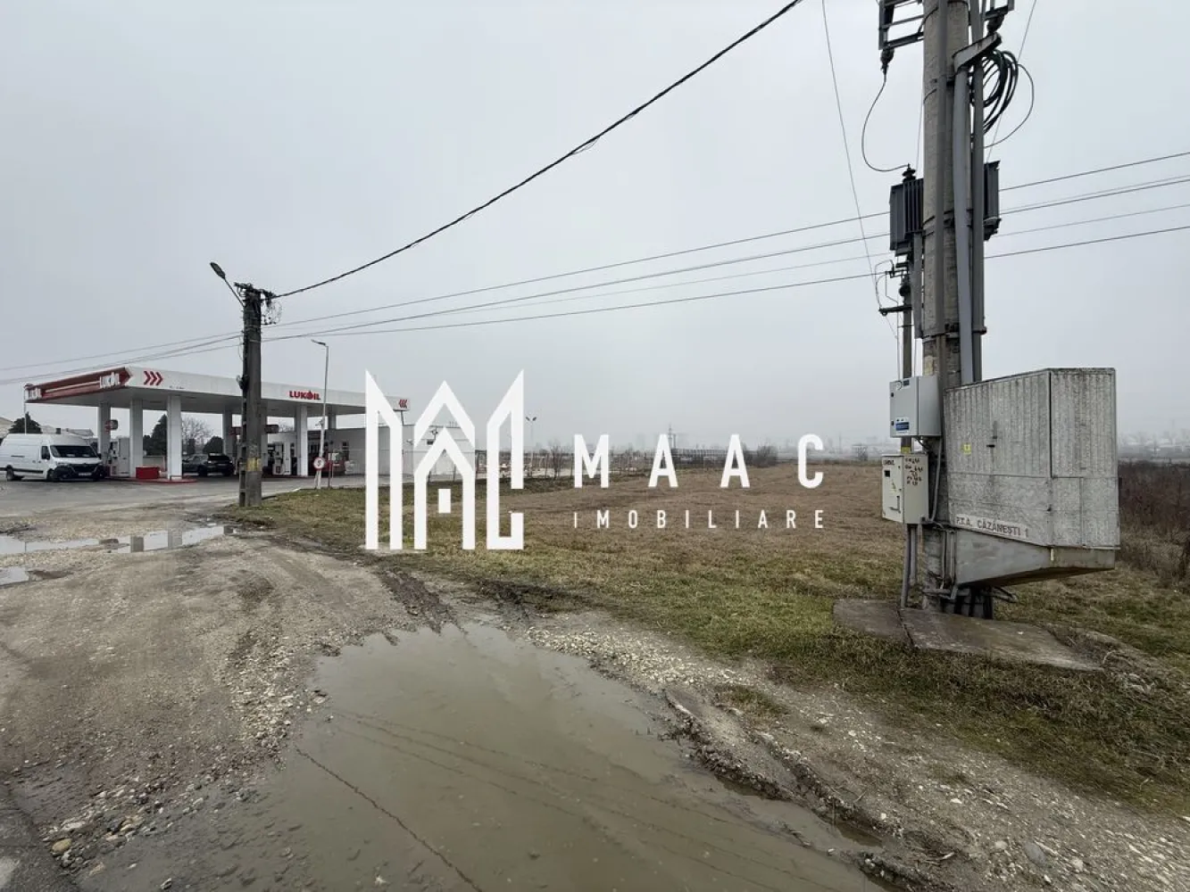 Teren de inchiriat Cazanesti | 3500mp | stradal - MAAC IMOBILIARE vă propune spre închiriere un teren situat în localitatea Căzănești, județul Vâlcea, amplasat la strada principală, într-o zonă cu vizibilitate foarte bună și acces facil. Terenul are o suprafață de aproximativ 3500 mp, fiind potrivit pentru diverse activități comerciale, logistice sau industriale, datorită poziționării sale strategice. Un avantaj important al proprietății îl reprezintă faptul că toate utilitățile sunt disponibile la strada principală, ceea ce facilitează dezvoltarea rapidă a oricărui proiect. Datorită amplasării la drum principal, terenul beneficiază de vizibilitate excelentă și acces direct, fiind ideal pentru depozitare, spații comerciale, activități de producție sau alte investiții. Pentru mai multe informații sau pentru programarea unei vizionări, echipa MAAC IMOBILIARE vă stă la dispoziție. CP2964310 }}