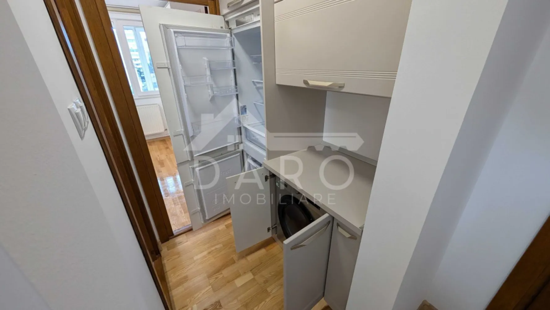 🏡 Apartament de închiriat – 3 camere decomandat