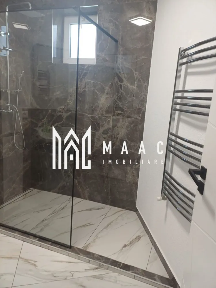 Apartament 2 Camere | 62Mp | Decomandat | Loc de Parcare | Balcon | Renovat - MAAC Imobiliare vă propune spre vânzare un apartament modern cu 2 camere decomandate, într-o zonă liniștită și bine conectată la facilitățile orașului. Apartamentul este amplasat la etajul 3 din 4 al unui imobil îngrijit și beneficiază de loc de parcare privat într-o curte interioară securizată, cu poartă acționată prin telecomandă, oferind confort și siguranță pentru locatari. Locuința are o suprafață utilă de 62 mp și a fost renovată complet cu materiale de calitate, fiind pregătită pentru mutare imediată. Compartimentarea este practică și bine gândită, oferind spațiu și lumină naturală pe tot parcursul zilei. Compartimentare: living spațios dormitor decomandat bucătărie mare baie cu geam pentru aerisire naturală balcon generos cu acces din ambele camere Caracteristici și beneficii: 2 camere decomandate 62 mp utili etaj 3 din 4 balcon mare cu acces din ambele camere loc de parcare privat curte interioară poartă automată cu telecomandă apartament renovat complet cu materiale de calitate Această proprietate reprezintă o alegere excelentă atât pentru locuit, cât și pentru investiție, datorită poziționării și compartimentării eficiente. Pentru mai multe detalii sau pentru a programa o vizionare, vă rugăm să ne contactați specificând ID:CP2964851 }}