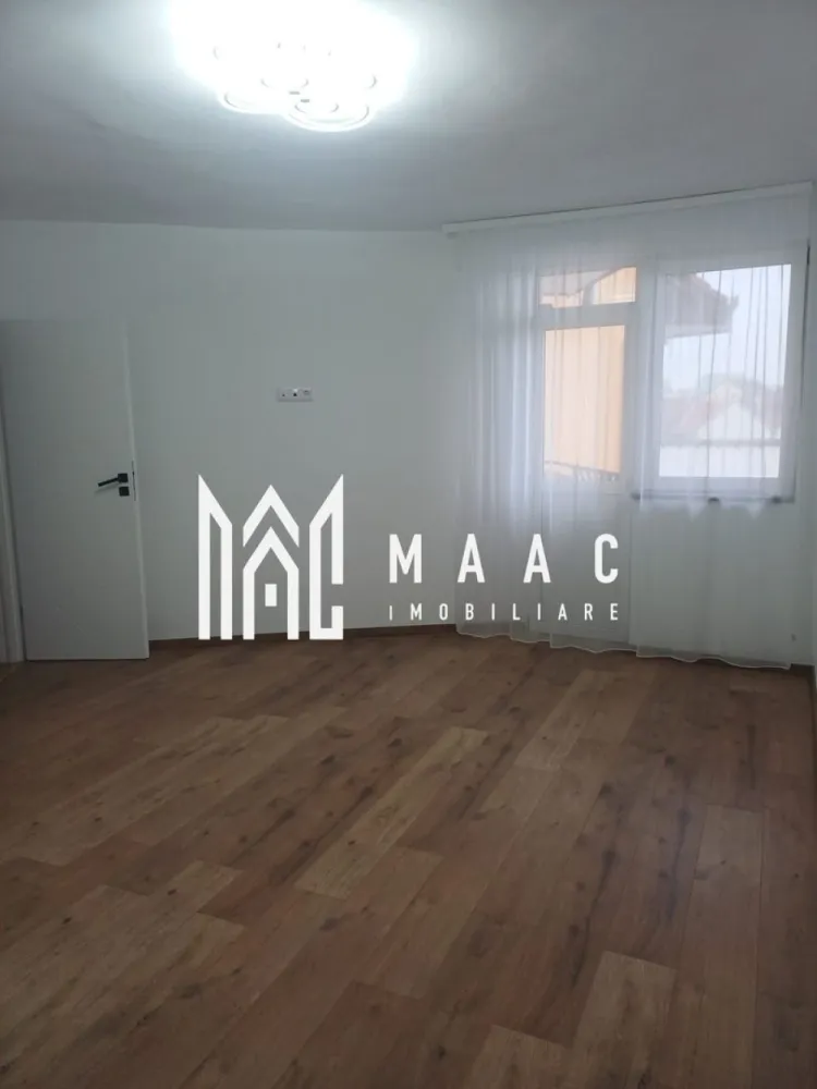 Apartament 2 Camere | 62Mp | Decomandat | Loc de Parcare | Balcon | Renovat - MAAC Imobiliare vă propune spre vânzare un apartament modern cu 2 camere decomandate, într-o zonă liniștită și bine conectată la facilitățile orașului. Apartamentul este amplasat la etajul 3 din 4 al unui imobil îngrijit și beneficiază de loc de parcare privat într-o curte interioară securizată, cu poartă acționată prin telecomandă, oferind confort și siguranță pentru locatari. Locuința are o suprafață utilă de 62 mp și a fost renovată complet cu materiale de calitate, fiind pregătită pentru mutare imediată. Compartimentarea este practică și bine gândită, oferind spațiu și lumină naturală pe tot parcursul zilei. Compartimentare: living spațios dormitor decomandat bucătărie mare baie cu geam pentru aerisire naturală balcon generos cu acces din ambele camere Caracteristici și beneficii: 2 camere decomandate 62 mp utili etaj 3 din 4 balcon mare cu acces din ambele camere loc de parcare privat curte interioară poartă automată cu telecomandă apartament renovat complet cu materiale de calitate Această proprietate reprezintă o alegere excelentă atât pentru locuit, cât și pentru investiție, datorită poziționării și compartimentării eficiente. Pentru mai multe detalii sau pentru a programa o vizionare, vă rugăm să ne contactați specificând ID:CP2964851 }}