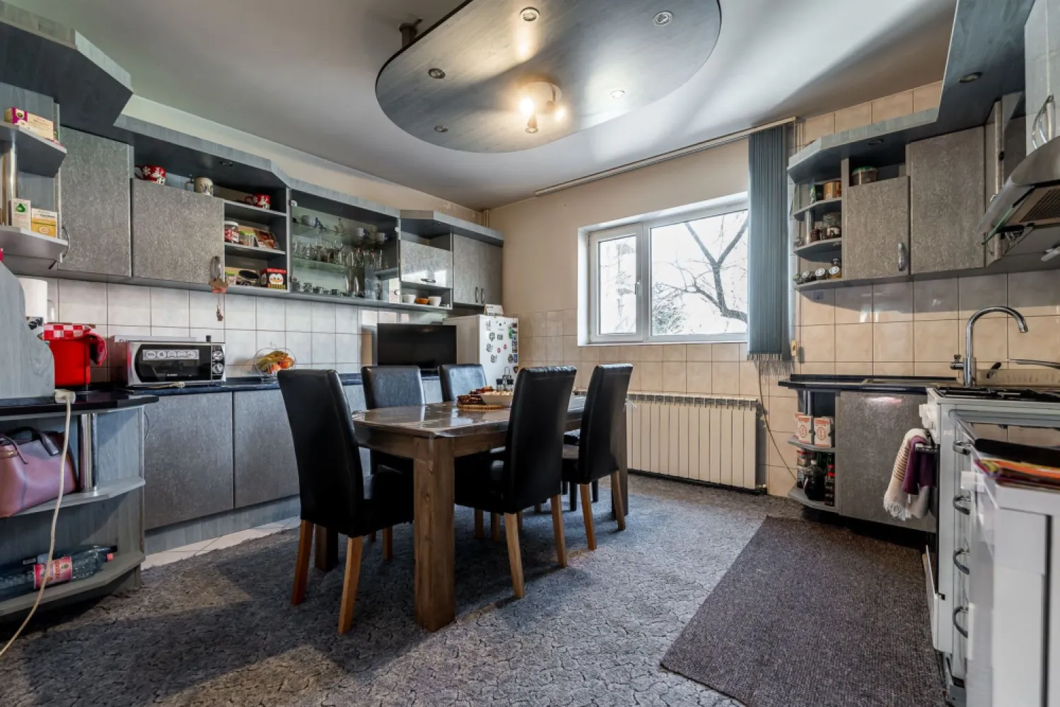 Casă spațioasă în mijlocul orasului, Str. Constantin Brâncuși