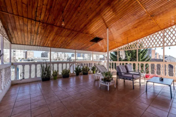 Casă spațioasă în mijlocul orasului, Str. Constantin Brâncuși