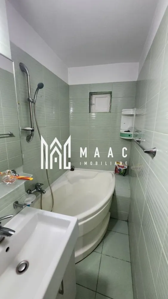 Apartament 2 camere Hanul Haiducilor | Etaj 1 | Boxa - MAAC Imobiliare vă propune spre vânzare un apartament modern cu 2 camere, situat pe Calea lui Traian, langa Hanul Haiducilor. Proprietatea se află la etajul 1 și dispune de o suprafață generoasă de 60 mp, fiind ideală atât pentru locuit, cât și ca investiție. Apartamentul este inteligent compartimentat pentru a oferi confort și funcționalitate: * Living luminos și primitor * Bucătărie complet utilată * 1 dormitor * 1 grupur sanitar * Hol spațios * Balcon util și accesibil *Boxa la subsol. Această proprietate este ideală pentru familii, dar și pentru cei care își doresc confort, stil și o locație excelentă pe una dintre cele mai căutate artere ale orașului. Pentru mai multe detalii sau pentru programarea unei vizionări, MAAC Imobiliare vă stă cu drag la dispoziție. id: CP2856319 }}