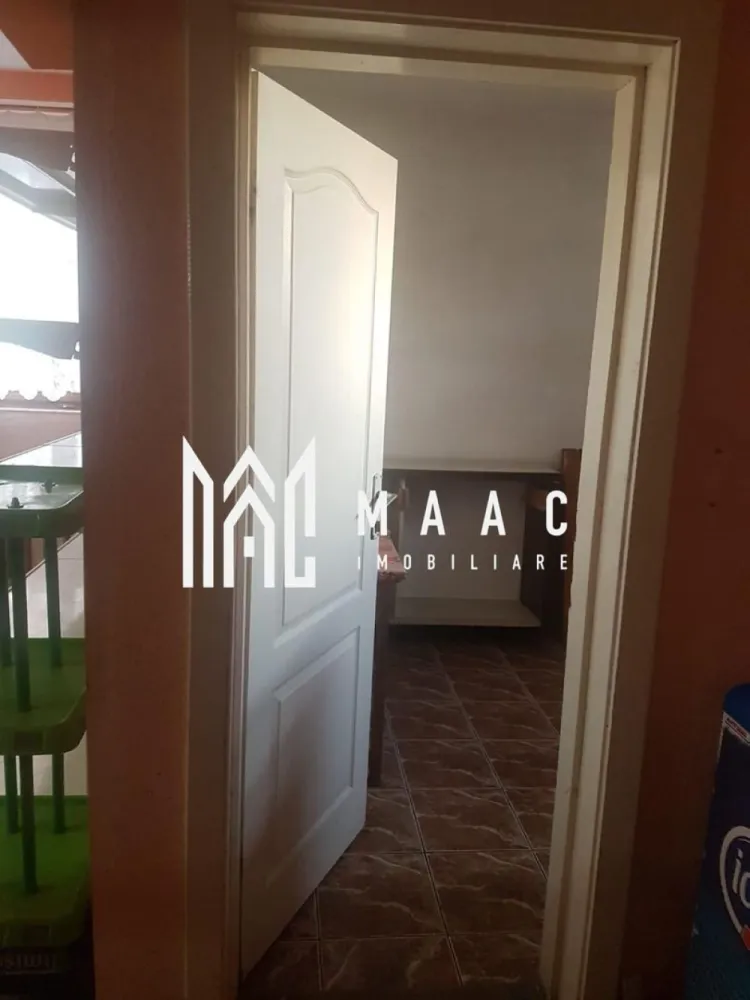 Spatiu comercial I 58 mp I zona Ipas - MAAC Imobiliare vă propune spre vanzare un spațiu comercial de 58 mp – pe strada Otelarilor zona Ipas. Spațiu comercial dispune de doua intrari direct din stradă. Spațiul este compartimentat astfel: o încăpere o magazie un grup sanitar Este ideal pentru desfășurarea activităților de servicii, precum: Magazin alimentar sau alte activitati dupa placul noilor propietari. Avantaje ale locației: Zonă liniștită, cu trafic pietonal constant Stații de autobuz pe aceeași stradă Apropiere de parcuri, farmacii, magazine și alte puncte de interes Acces facil și vizibilitate bună Pentru mai multe detalii sau pentru a programa o vizionare, te rugăm să ne contactezi specificând ID:CP2896250. }}