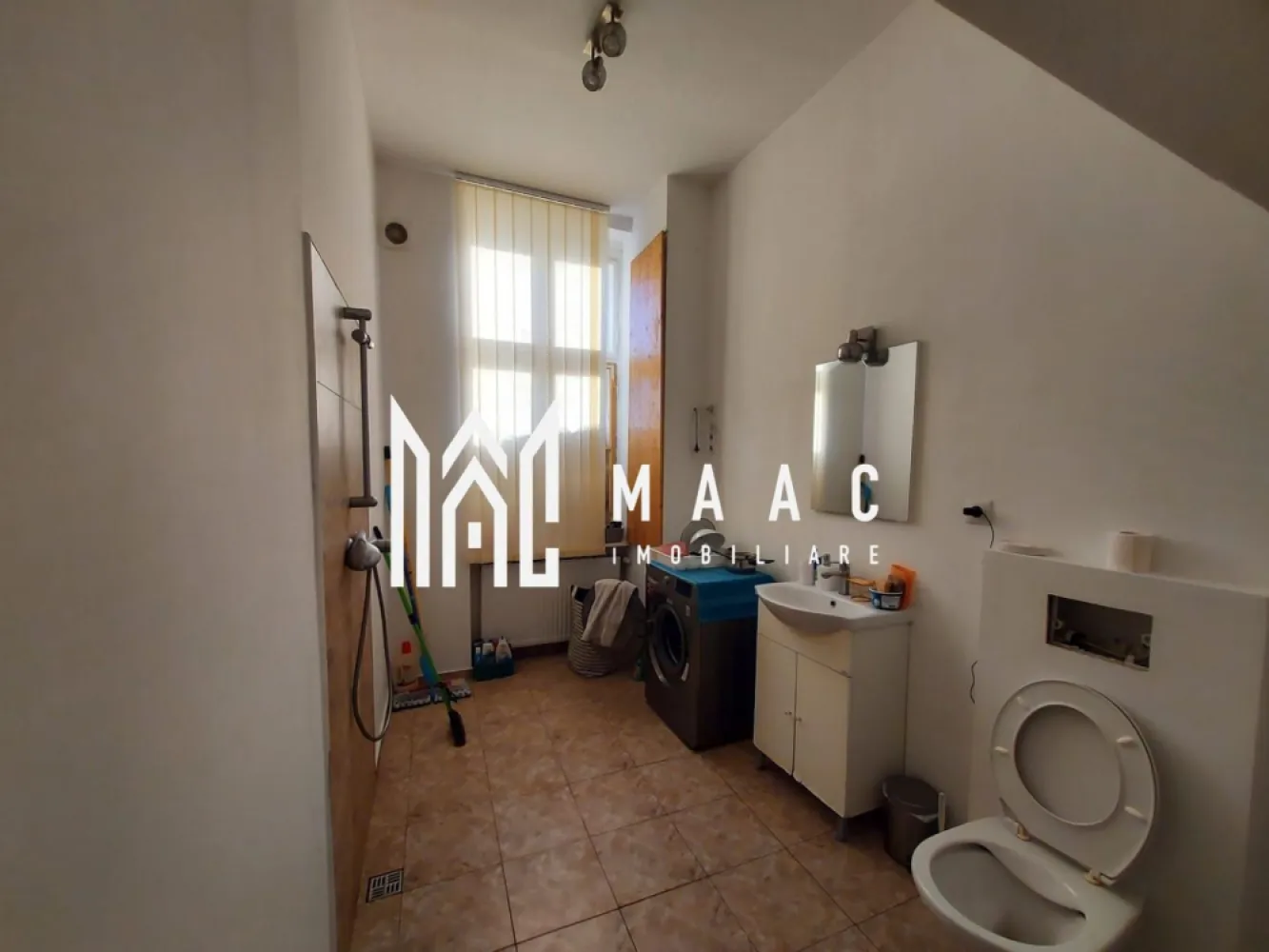 Apartament la Vila | 3 Camere | 150MPU | Parcare privata