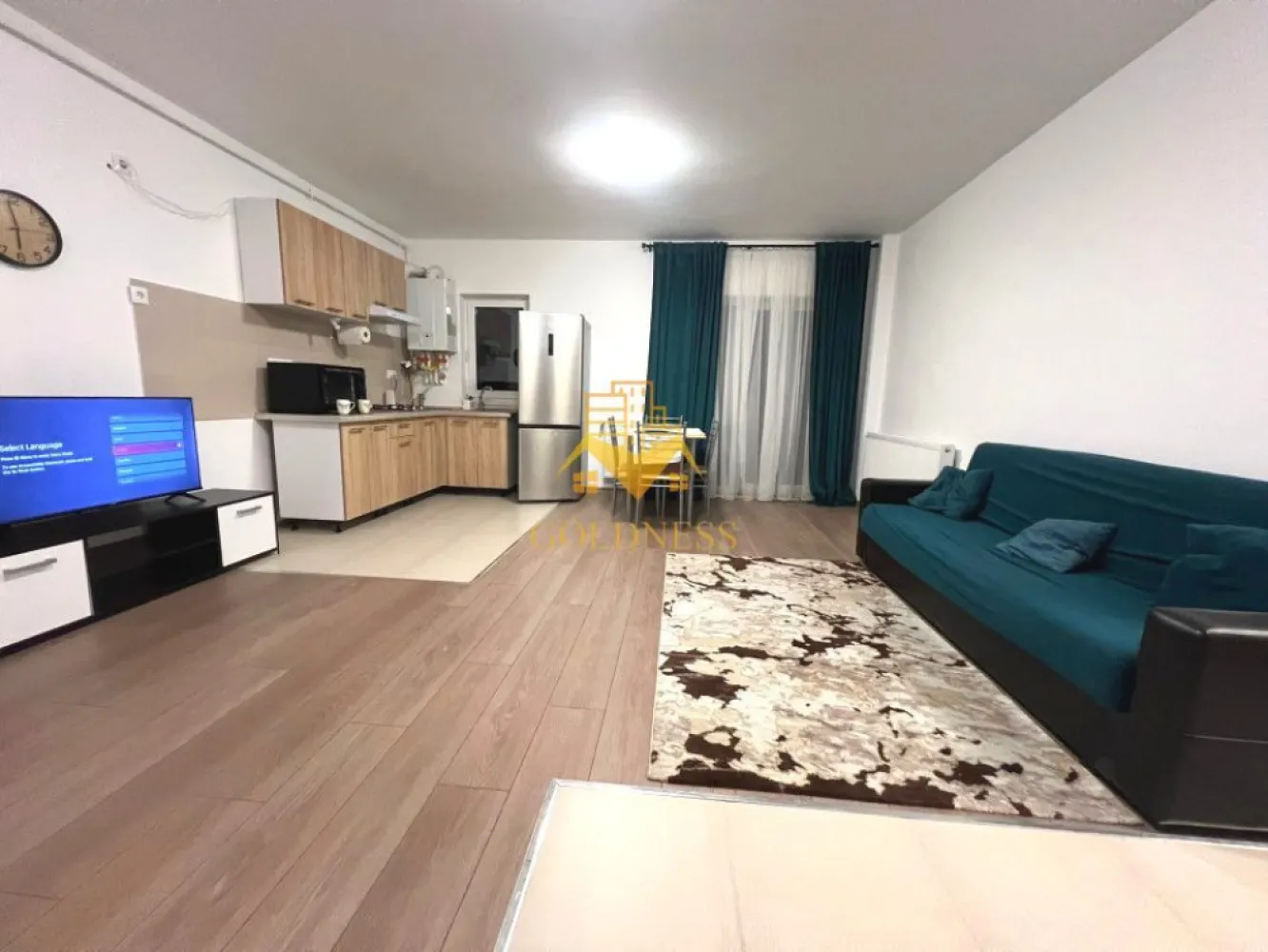 2 camere open space, Parcare, Zona Tineretului, Floresti - GOLDNESS Imobiliare vă propune spre închiriere un apartament cu 2 camere open-space complet mobilat și utilat, la etajul 2 într-un imobil de 4 etaje, în Floresti, strada Tineretului, nr 20-22. Dispune de loc de parcare! Apartamentul este compartimentat astfel: - dormitor cu pat matrimonial, dressing, noptiere - living cu bucatarie open-space complet utilată, canapea extensibilă, loc de servit masa - baie cu vana, calorifer port prosop inox și dulap pentru depozitare. - terasa de 8 mp. Imobilul este dotat cu toate cele necesare- centrală proprie, mașină de spălat haine, frigider, aragaz, hotă, etc. Se află în apropierea stațiilor de transport în comun, magazine, restaurante, spații verzi, farmacii, etc. Dacă sunteți interesați de acest apartament și doriți să îl vizionați, dar și pentru alte oferte sau detalii nu ezitați să ne contactați telefonic sau prin e-mail. Vă stăm la dispoziție! Pentru intermediere se percepe un comision de 50% din prețul chiriei! }}