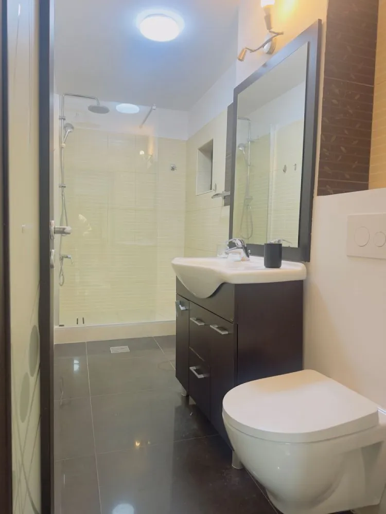 BRASASDAS vinde Ap 2 cam etaj 4/8 pe Bd Unirii. - Agentia Imobiliara BRASADAS vinde apartament cu 2 camere Bd. Unirii • 70 mp • Etaj 4/8 cu vedere pe față și încălzire Radet. 🌐 www.brasadas.com }}