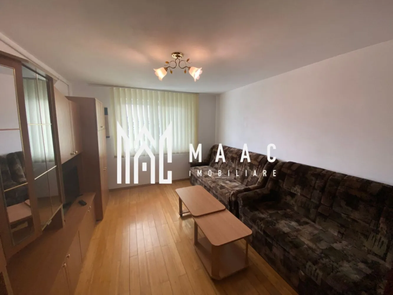 Garsonieră Mobilată I Ideală pentru Investiție I Zona Compa - Maac Imobiliare prezintă o Garsonieră de Vânzare în Zona Compa - Oportunitate Ideală de Investiție
Suprafață: 24 mp
Stare: Mobilată și utilată modest

Descoperiți această garsonieră confortabilă situată în zona Compa, ideală pentru cei care caută o investiție profitabilă sau o locuință compactă și accesibilă. Cu o suprafață de 24 de metri pătrați, această proprietate oferă tot ce aveți nevoie pentru un stil de viață simplu și funcțional.

Caracteristici principale:

Suprafață utilă: 24 mp, optim compartimentați pentru a maximiza spațiul disponibil.
Mobilată și utilată: Garsoniera este pregătită pentru a fi locuită imediat, oferind mobilierul și echipamentele de bază necesare.
Locație: Situată într-o zonă liniștită și accesibilă, cu proximitate față de punctele de interes major, transport public, magazine și alte facilități.
Avantaje pentru investitori:

Rentabilitate: Datorită prețului accesibil și cererii constante pe piața de închiriere, această garsonieră reprezintă o oportunitate excelentă de investiție.

Pentru mai multe informatii specificati ca ati vazut anuntul cu ID: CP2085825