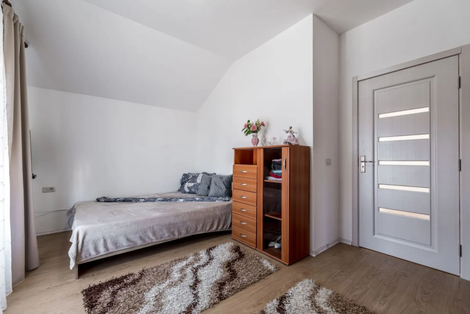 Casă 4 camere 2024 – Cartier Via Carmina, Vladimirescu - COMISION 0