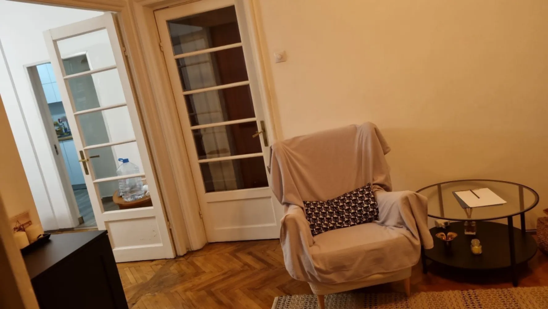 BRASADAS vinde ap 3 cam etaj 1/3 in zona Unirii. - Agentia Imobiliara BRASADAS vinde apartament cu 3 camere, cu compartimentare CIRCULARA, situat la etajul 1/3 in zona Unirii.
