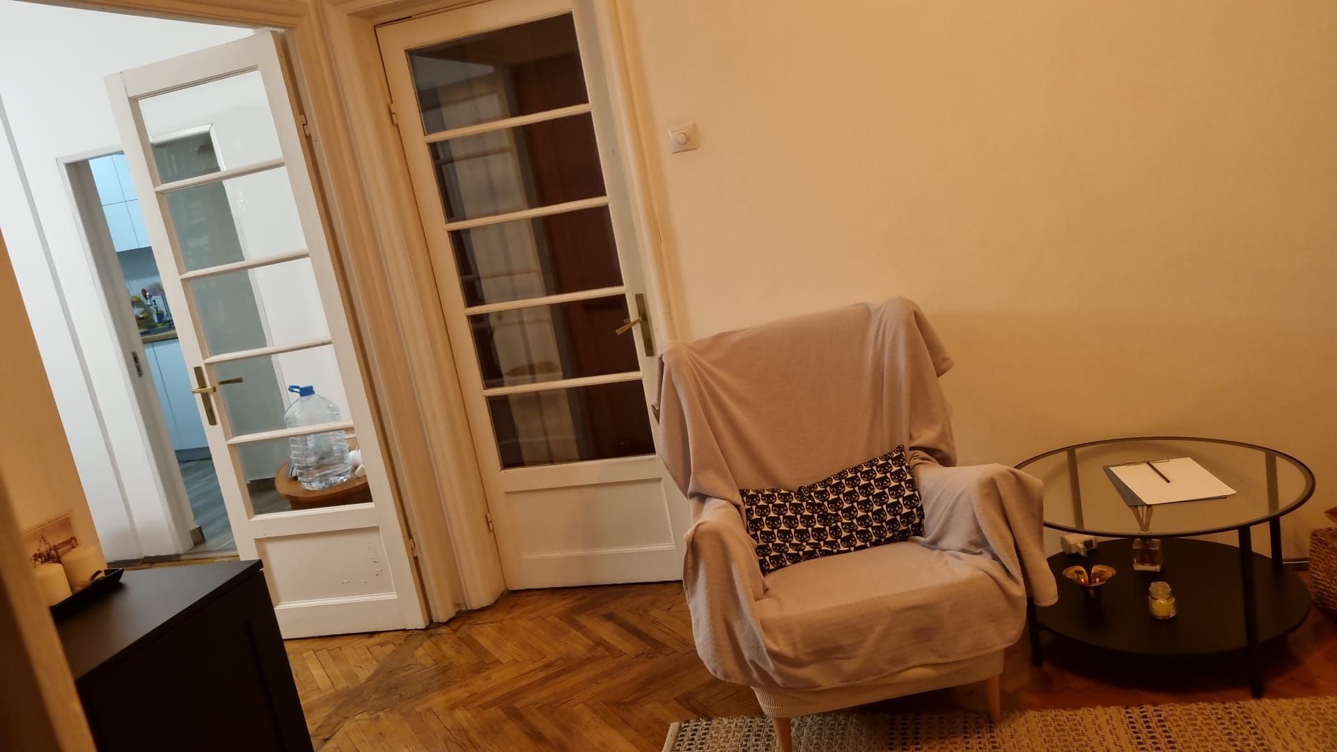 BRASADAS vinde ap 3 cam etaj 1/3 in zona Unirii.