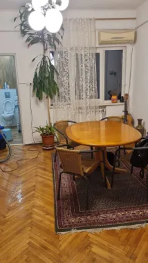 BRASADAS vinde ap 3 cam etaj 1/3 in zona Unirii.