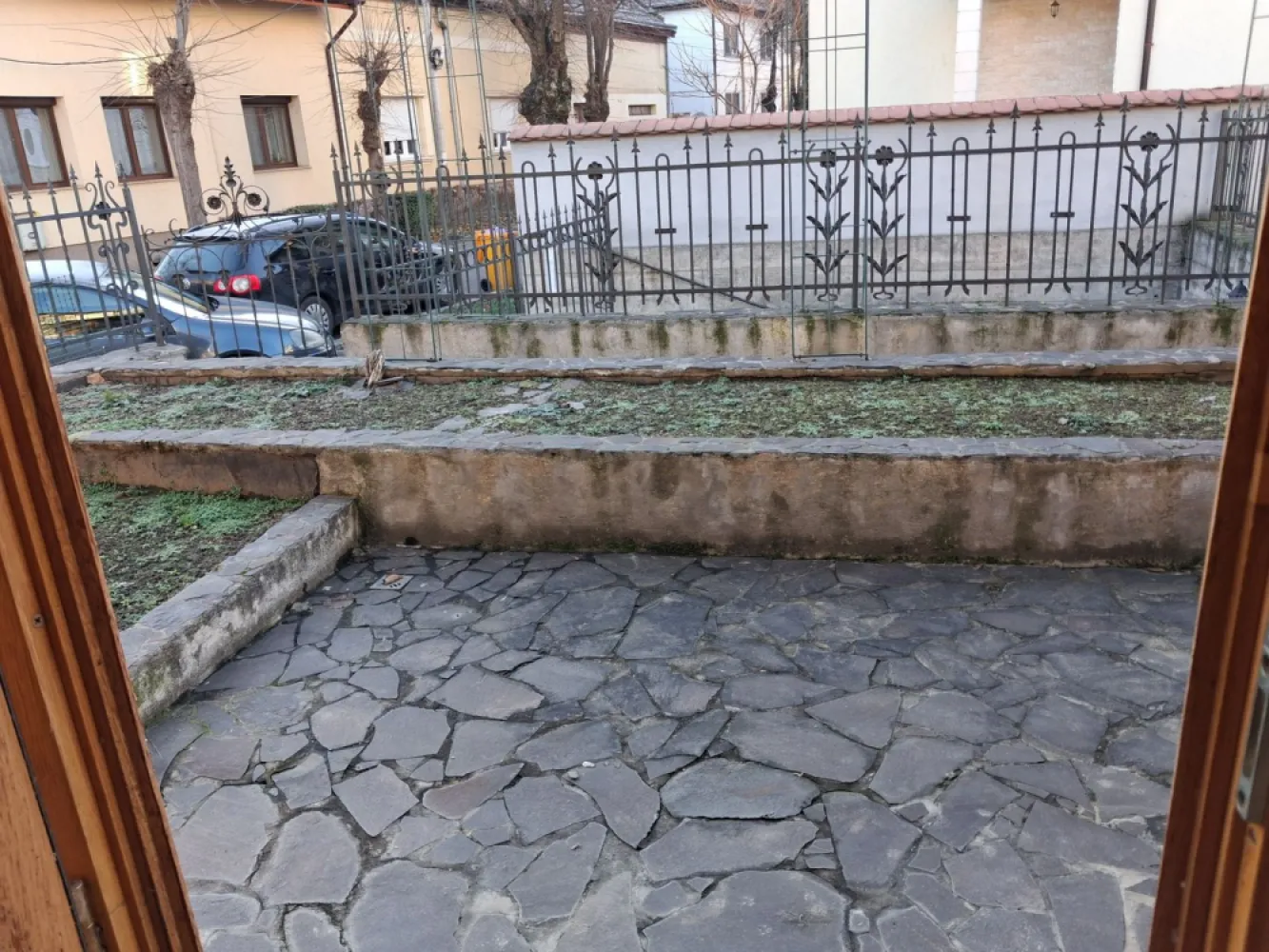 BRASADAS vinde prin REPREZENTARE EXCLUSIVA cladire Titulescu - Agentia imobiliara BRASADAS vinde prin REPREZENTARE EXCLUSIVA imobil compus din 4 apartamente cu intrari si contorizari separate in zona Titulescu, strada Constantin Brancusi. Suprafete utile de 202mp 110mp 87.63mp. Comisionul este 0% pentru comparator. Colaboram cu toate agentiile imobiliare interesate. Www.brasadas.com. }}
