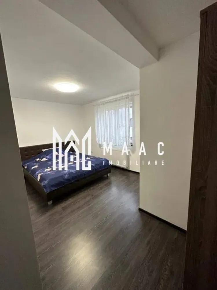 Apartament 3 camere I Decomandat I Calea Cisnadiei - Maac Imobiliare va propune spre inchiriere un apartament de 3 camere decomandat situat la etajul 2 al unui imobil din zona Arhitectilor.

Locuinta cuprinde: hol , living, 2 dormitoare, bucatarie, baie, balcon generos ( living si dormitor).

Proprietatea se inchiriaza pe minim 1 an de zile.

Se percepe garantie in cuantumul unei chirii lunare + 1 chirie avans.

Nu se accepta animale de companie.

Disponibil imediat.

Pentru mai multe detalii precizati telefonic ca ati vazut anuntul cu ID: CP1961139