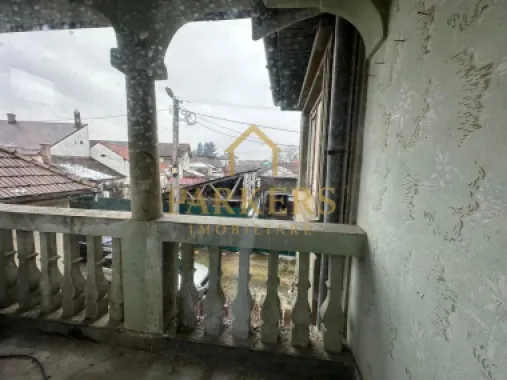 Casa cu etaj 4 camere 208 mp utili de vanzare in Fagaras