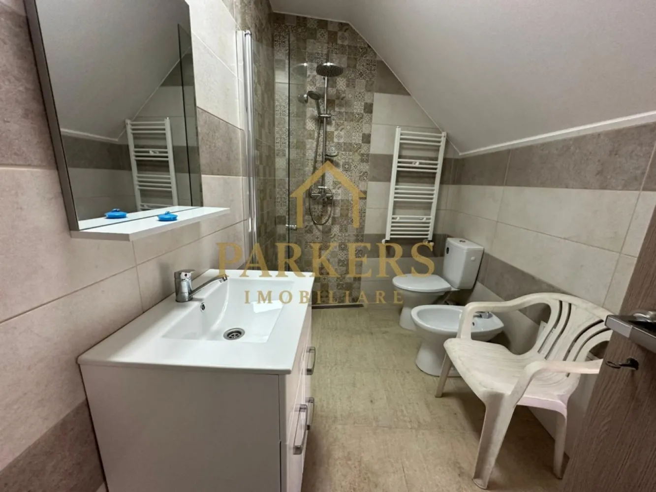 Casa de vanzare 3 camere in Fagaras zona Ioan Senchea