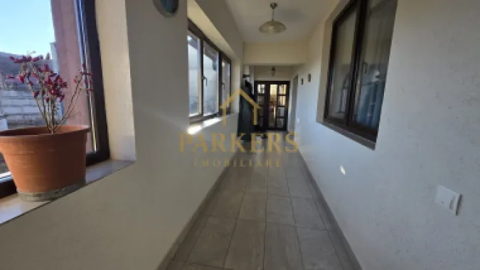 Casă renovată 150 mp utili + 1000 mp teren, priveliște spre Munte