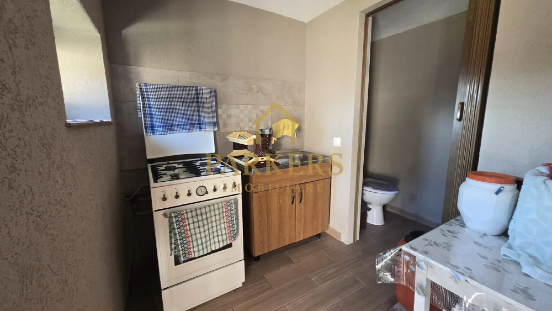 Casă renovată 150 mp utili + 1000 mp teren, priveliște spre Munte