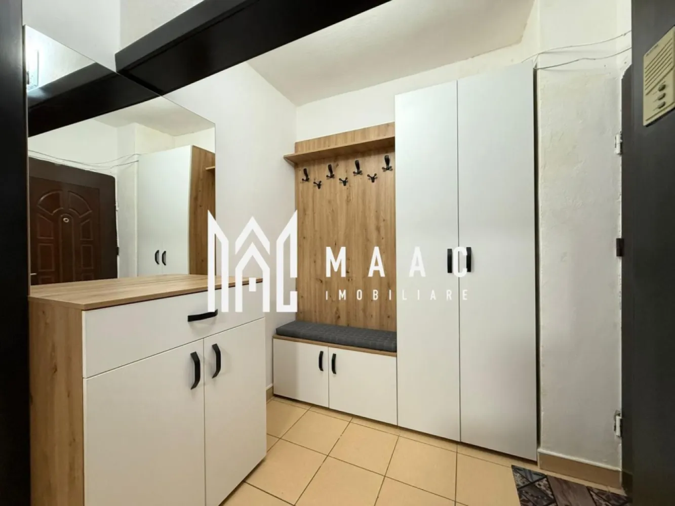 Apartament 3 camere | 2 bai | Decomandat | Balcon | Renovat