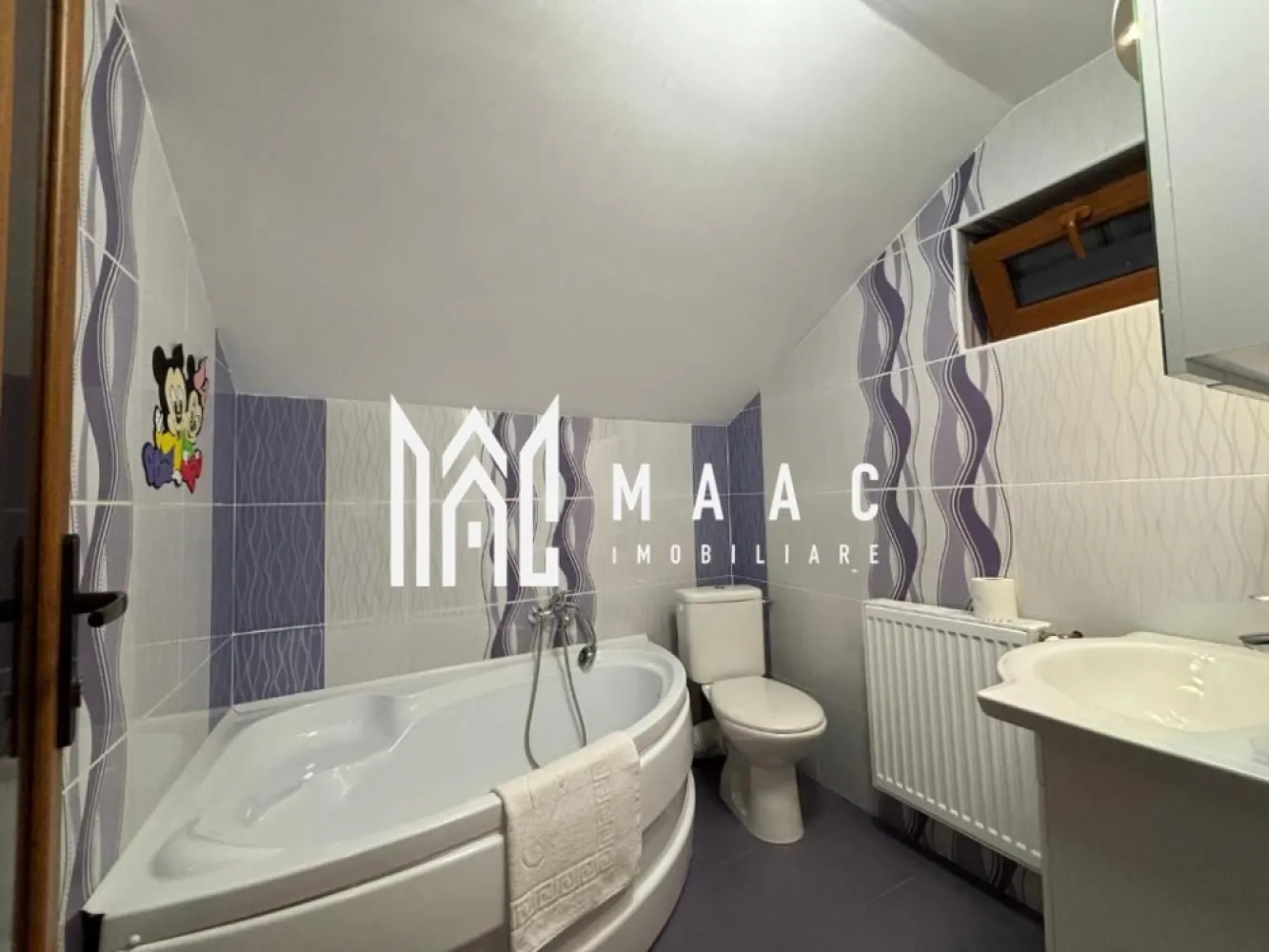 Vilă superbă | 4 camere | 500 mp teren | Vedere la munte | Valea Avrigului