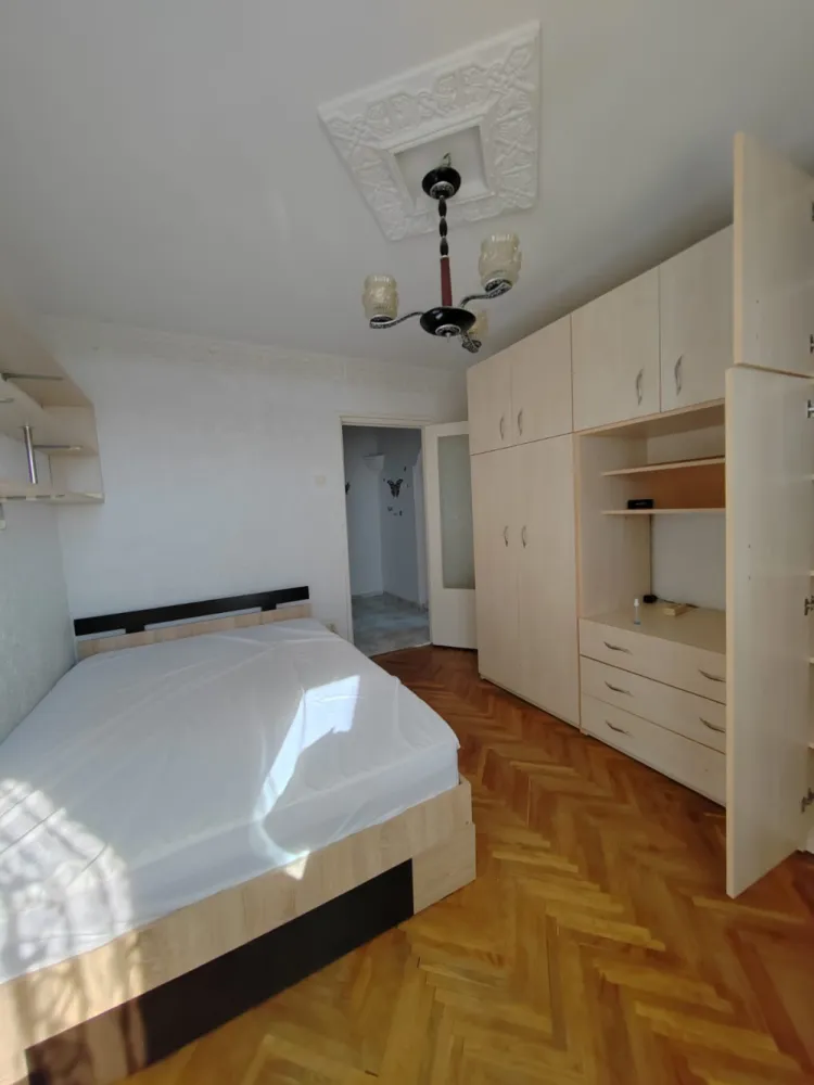 Apartament 3 camere decomandat, etajul 12 din 14, bloc Gioconda, Ploiesti sud