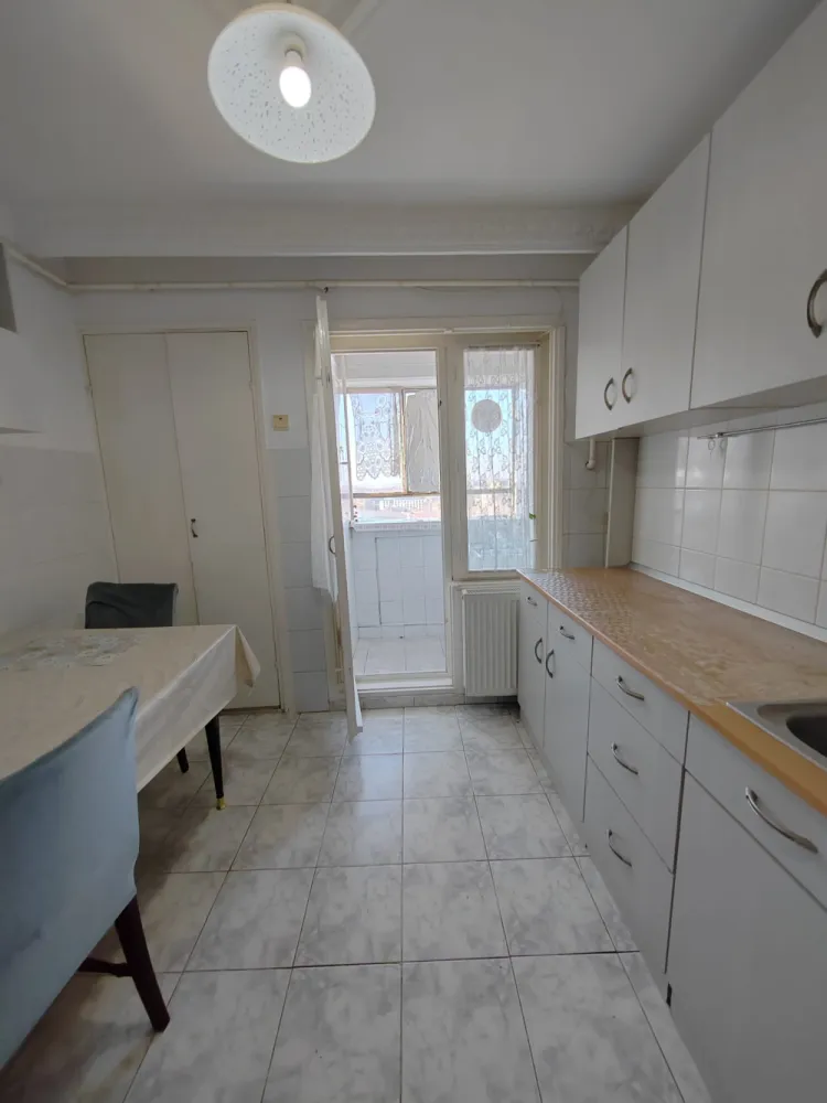 Apartament 3 camere decomandat, etajul 12 din 14, bloc Gioconda, Ploiesti sud