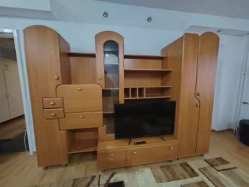 Apartament 2 camere, decomandat, etaj intermediar, zona Republicii, Ploiești