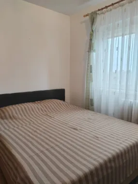 Apartament 2 camere, decomandat, etaj intermediar, zona Republicii, Ploiești