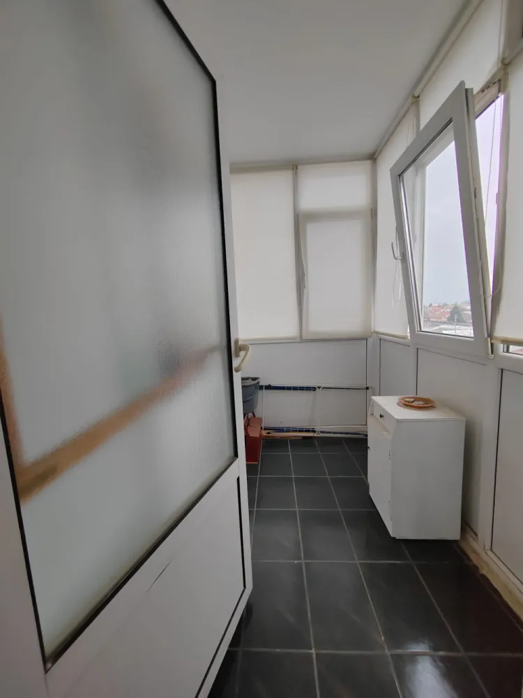 Apartament 2 camere, decomandat, etaj intermediar, zona Republicii, Ploiești