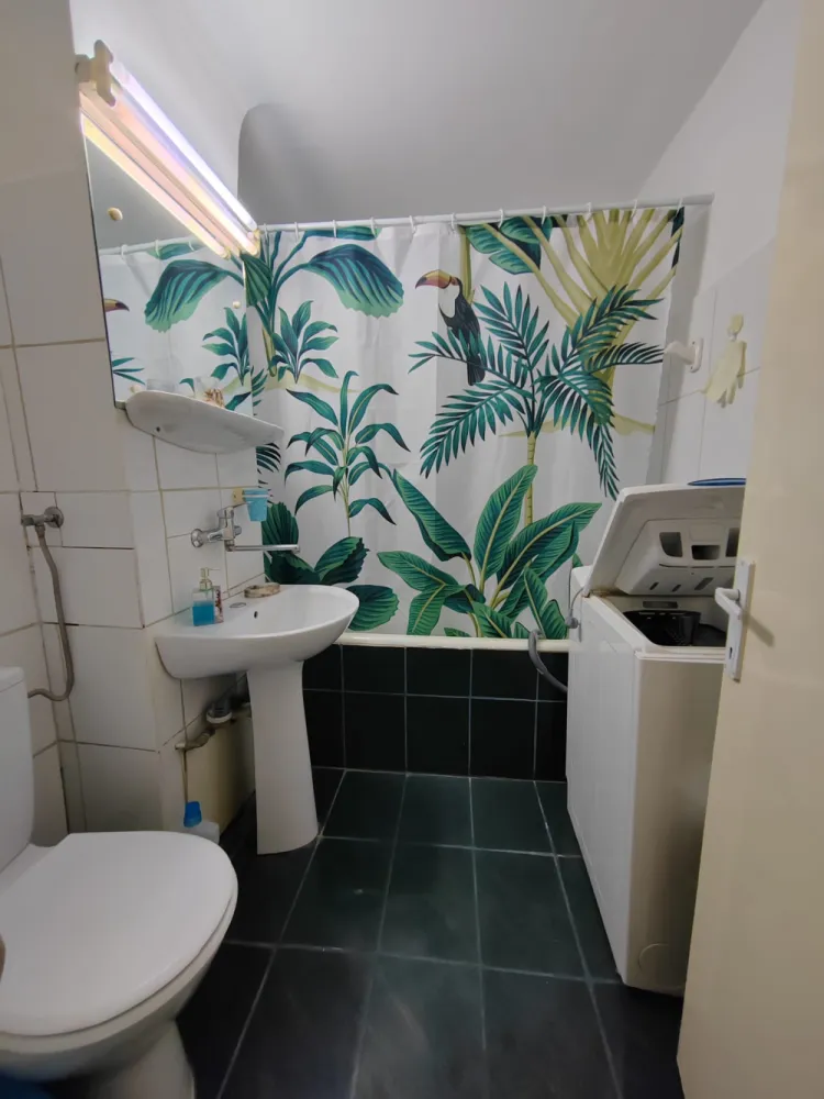 Apartament 2 camere, decomandat, etaj intermediar, zona Republicii, Ploiești