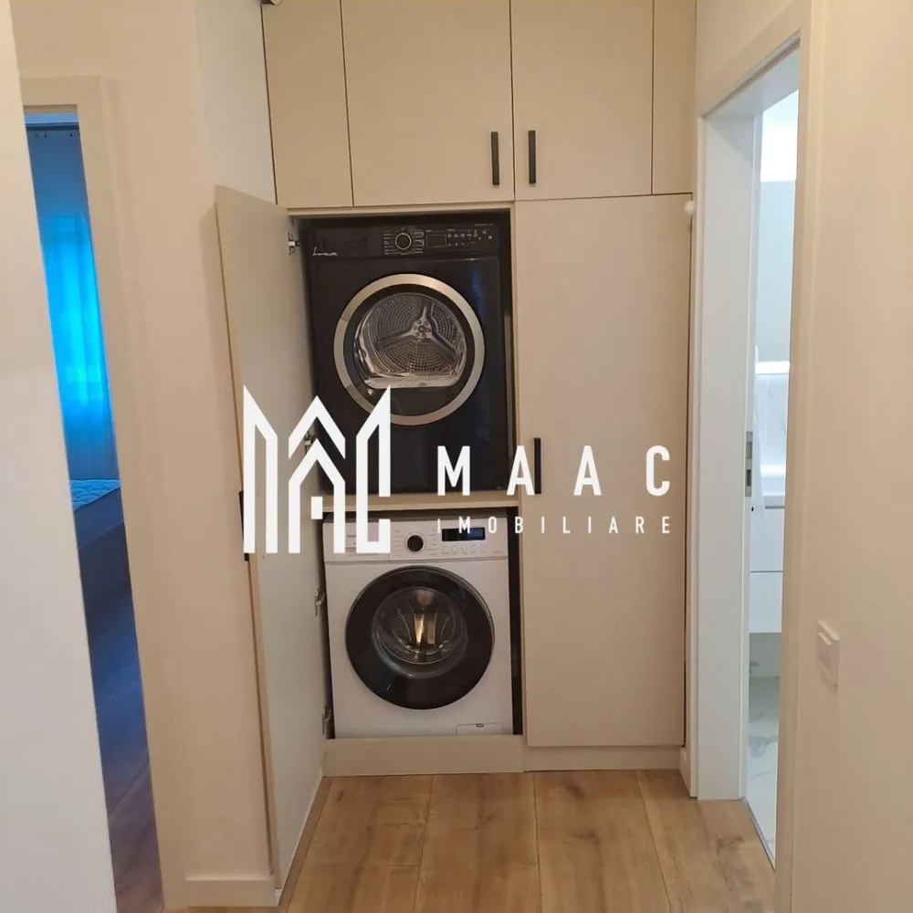 Apartament 2 Camere I Etaj 1 I Modern I DAVINCI - MAAC Imobiliare va propune spre inchiriere un apartament cu 2 camere decomandate. Apartamentul este situat intr-un cartier rezidential construit recent si dispune: -de balcon, - încălzire în pardoseala, -loc de parcare - video interfon, -rulouri electrice la geam. -complet mobilat si utilat . Locatia este la 2 min de zona industrială și aeroport. Se închiriază pe o perioada de minim 1 an. Nu sunt acceptate animale de companie. Se percepe o garantie in cuantulul unei chirii lunare. Pentru mai multe detalii specificati telefonic ca ati vazut anuntul cu ID:CP2966941 . }}