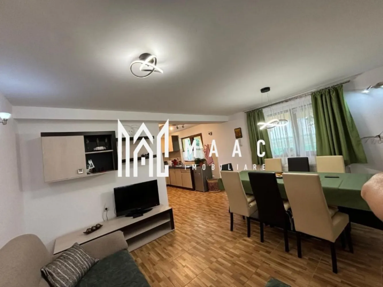 Vilă superbă | 4 camere | 500 mp teren | Vedere la munte | Valea Avrigului