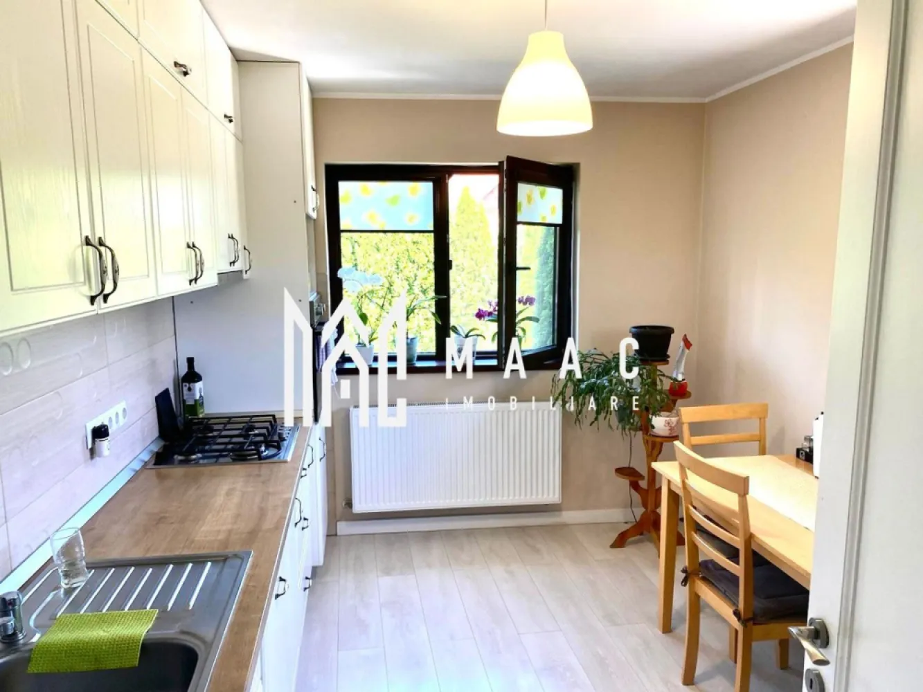 Casă individuală | 210 mp utili | Garaj & Demisol | Cisnădie